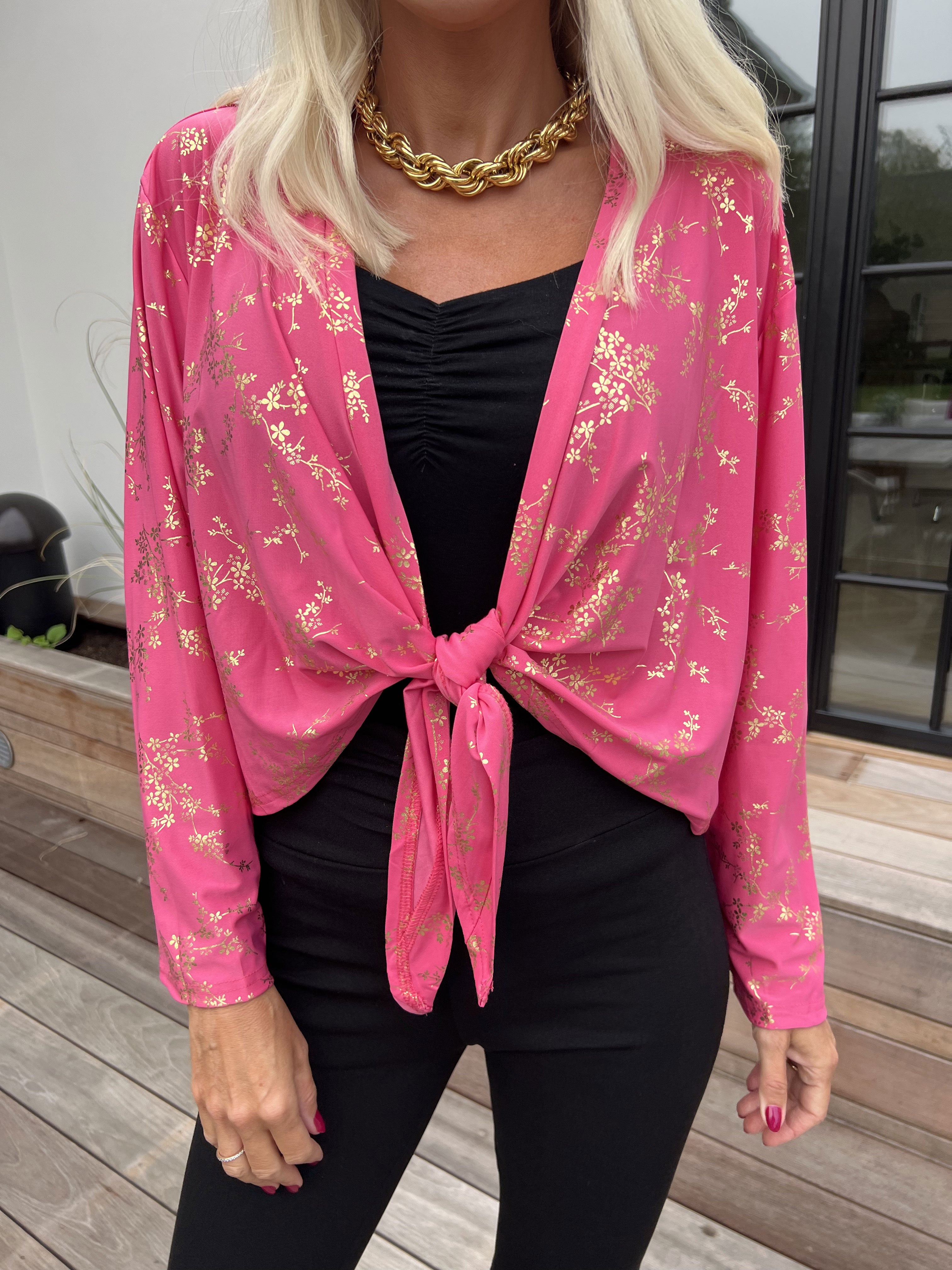 Werena Gold - Kort elastisk kofta med guldfärgade blommor